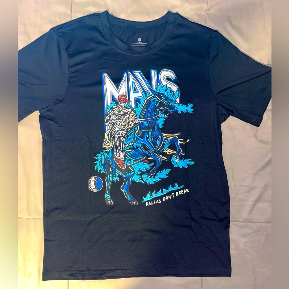 Men’s Large Black Short Sleeve MAVERICKS NBA Graphic T-Shirt Dallas Dont Break